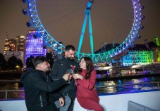 London Evening Cruise mit Canapés & Musik für Zwei