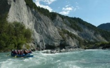 Wildwasser-Rafting in der Schweiz