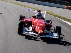 Formel-3-Fahren – 1 Runde auf einer langen Rennstrecke in Spanien