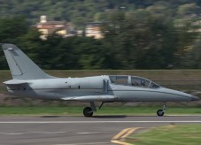 Fliegen Sie einen L-39 Albatros-Jetflug in Ancona, Italien